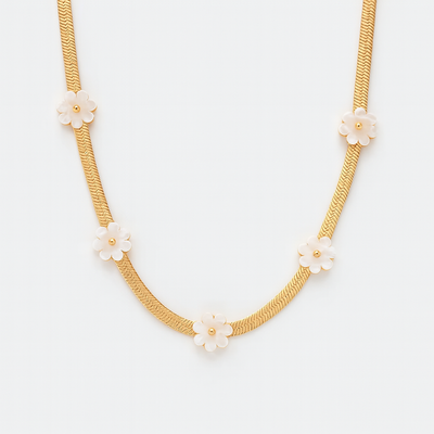 White Blossom Halskette