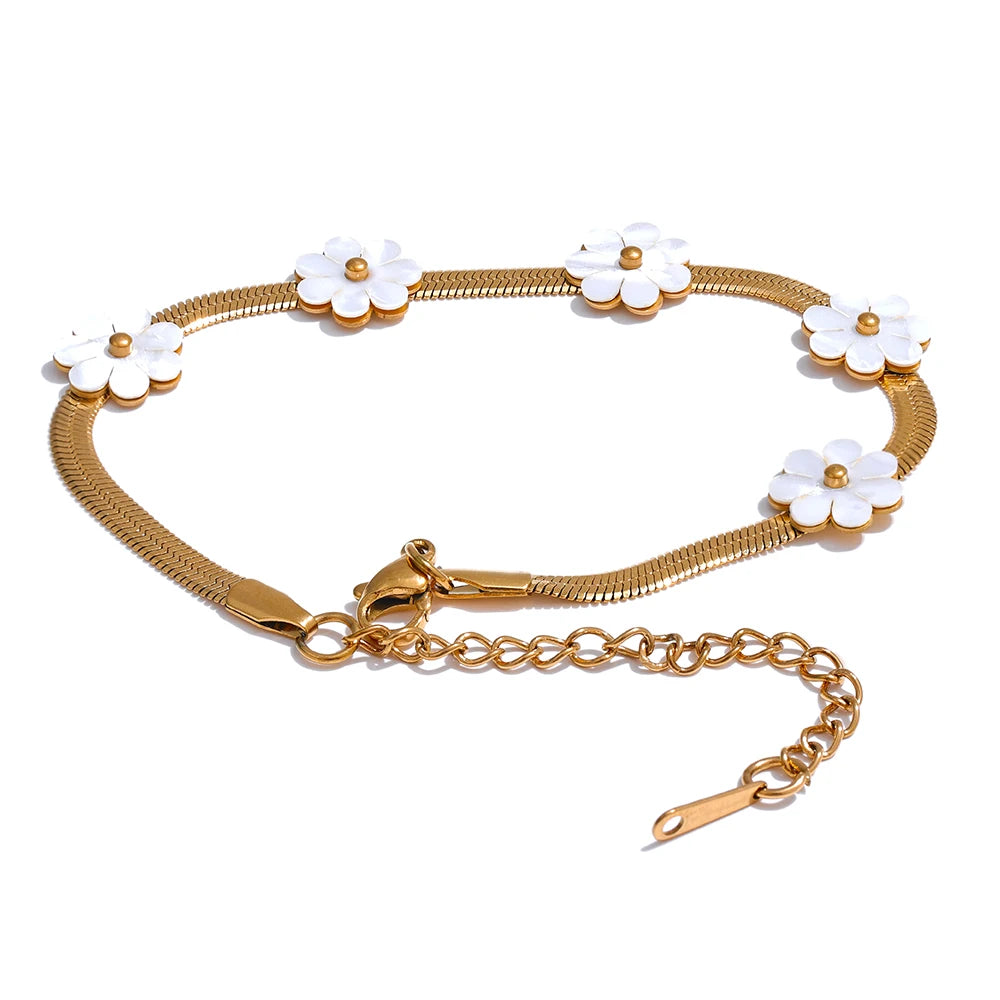 White Blossom Armband